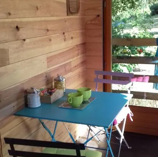 캠프장 De L'aventurier 생 나보르드