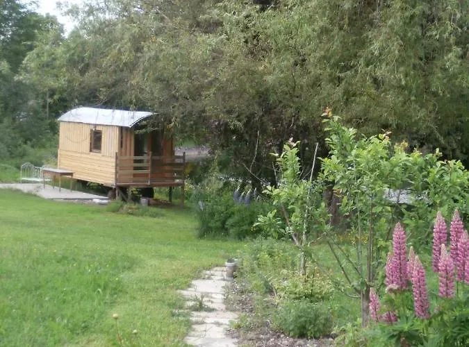 De L'aventurier 캠프장 생 나보르드